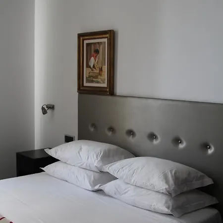 Lazza فندق فيغيورا دا فوز