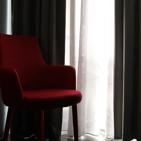 Lazza 4* فيغيورا دا فوز