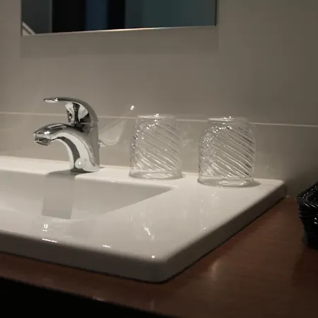 Lazza 4* فيغيورا دا فوز